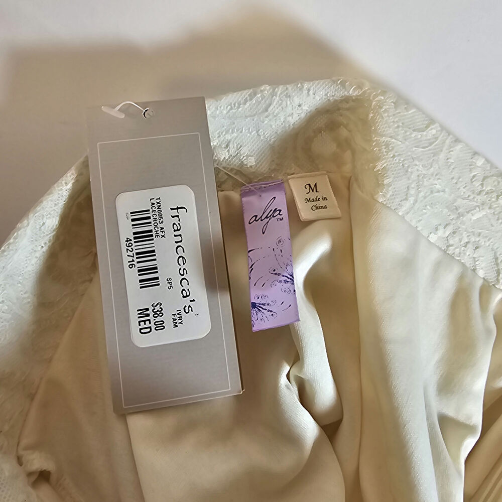 Francesca's Alya Womans size M Ivory Lace Overlay Lined Boho Mini Skirt NEW - Picture 5 of 8